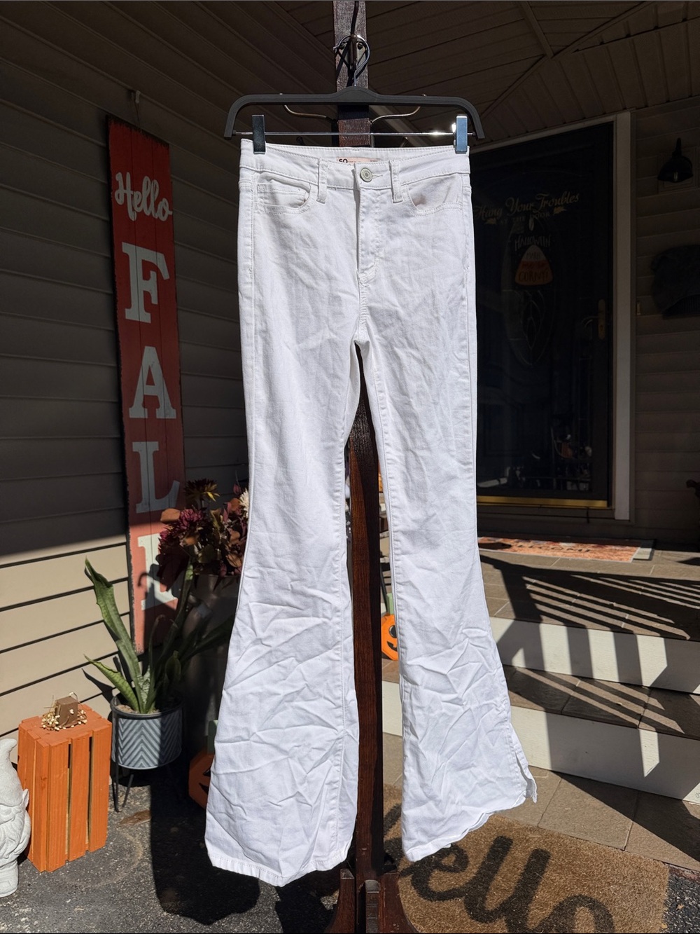 SO Women’s High Rise Flare Jeans in 3/26W White
